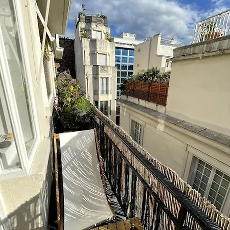 Daire Triplex Lumineux Avec Balcon - 500m Champs Elysees Paris